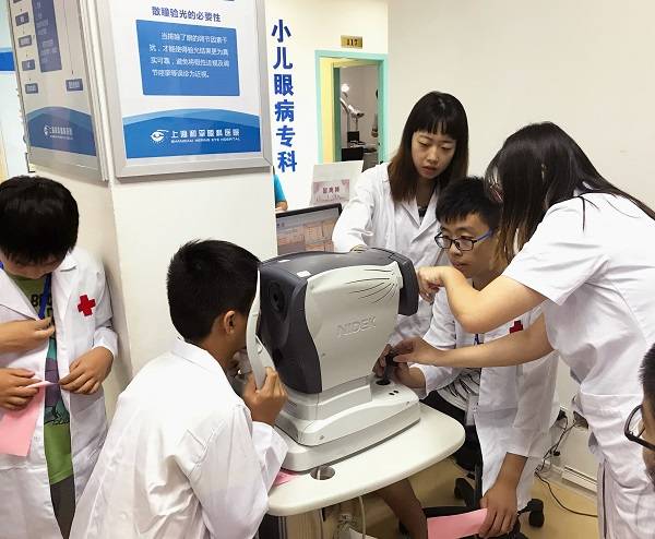 眼科怎么验光的 eae26678485449868dbbbe5de8aa351e.jpeg