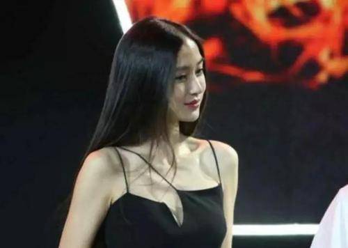 令站|杨颖几款吊带连衣裙时尚穿搭