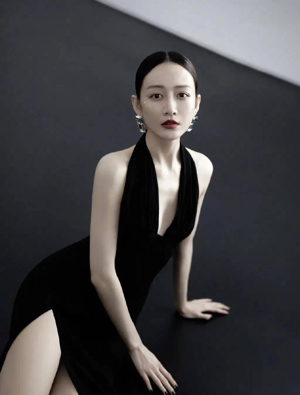 视觉|连衣裙不会挑? 学会这三招让你美得毫不费力!