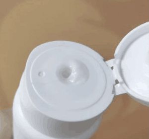 长痘痘|洗脸用洗面奶好还是香皂好？不少人都做错了，难怪皮肤越洗越差！