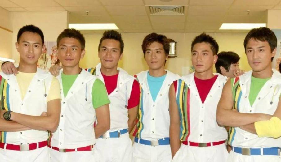 因为|恭喜！5亿驸马黎诺懿宣布爱妻怀孕19周，会让二胎用长子的旧物品