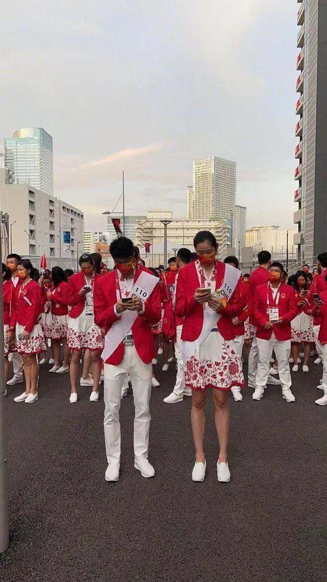 玄机|东京奥运会，红色队服设计中的“文化玄机”，你看懂了吗？