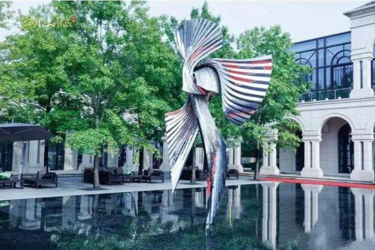 雕塑艺术为长沙凡尔赛宫建起一座法式浪漫主义雕塑