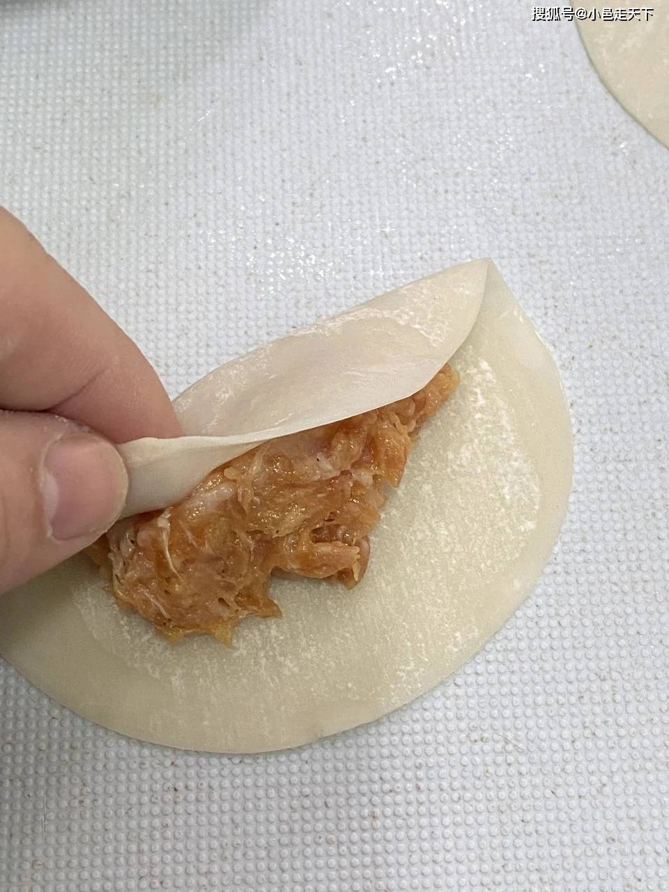 食谱|烧卖食谱｜简便版虾仁烧卖！饺子皮制作快手高颜值点心