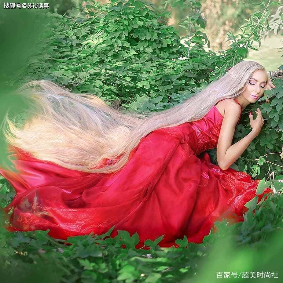 洗头|乌克兰美女三个星期不洗头，长发超1.8米，却有求婚者称想闻秀发