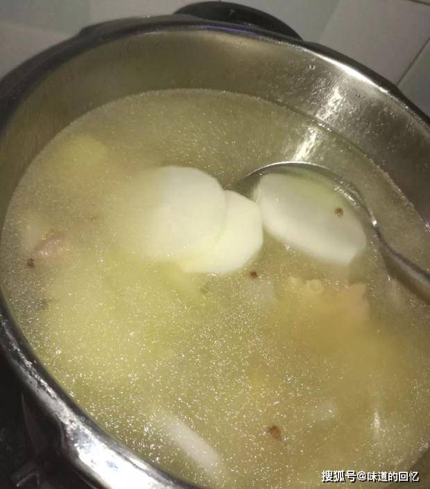 猪脚炖什么汤好呢 be87307706ef41d6acc5e0bd1eedf102.jpeg