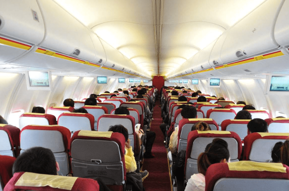 原创为什么在飞机起飞和降落时需要乘客将耳机取下来