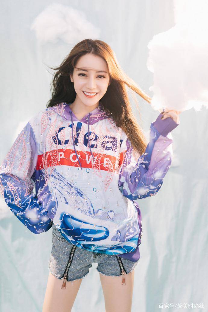 卫衣|找遍迪丽热巴生日会造型对比图，她是怎么做到每件都赢过模特的？