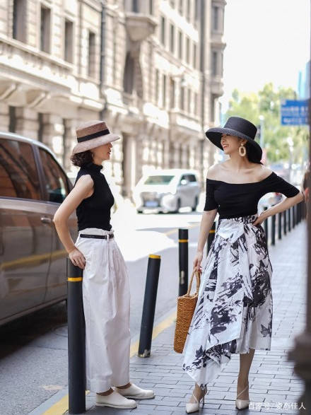 三木|过了50岁的女人少穿打底裤，瞧瞧三木妈妈的时尚穿搭，减龄又优雅