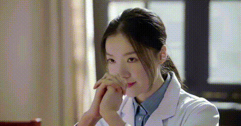 角色|为什么柳岩，越精致越被嘲“俗和土”，越“破败”反而愈加精彩？