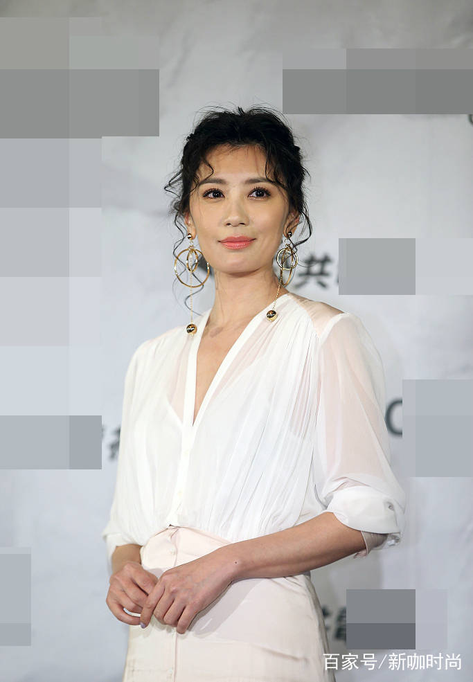 发型|“泰迪卷”发型别轻易尝试，优雅貌美如贾静雯，这次也失手了