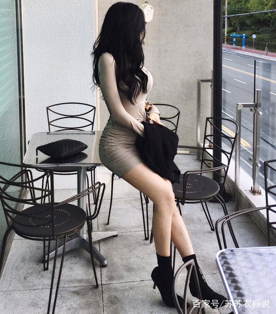 设计|连衣裙美女:好的身材,让你在穿衣搭配时不再畏手畏脚