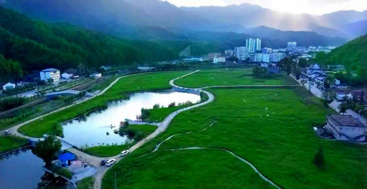 被网友“称赞”的养老县城，有山有水有绿植，就在陕西值得前往