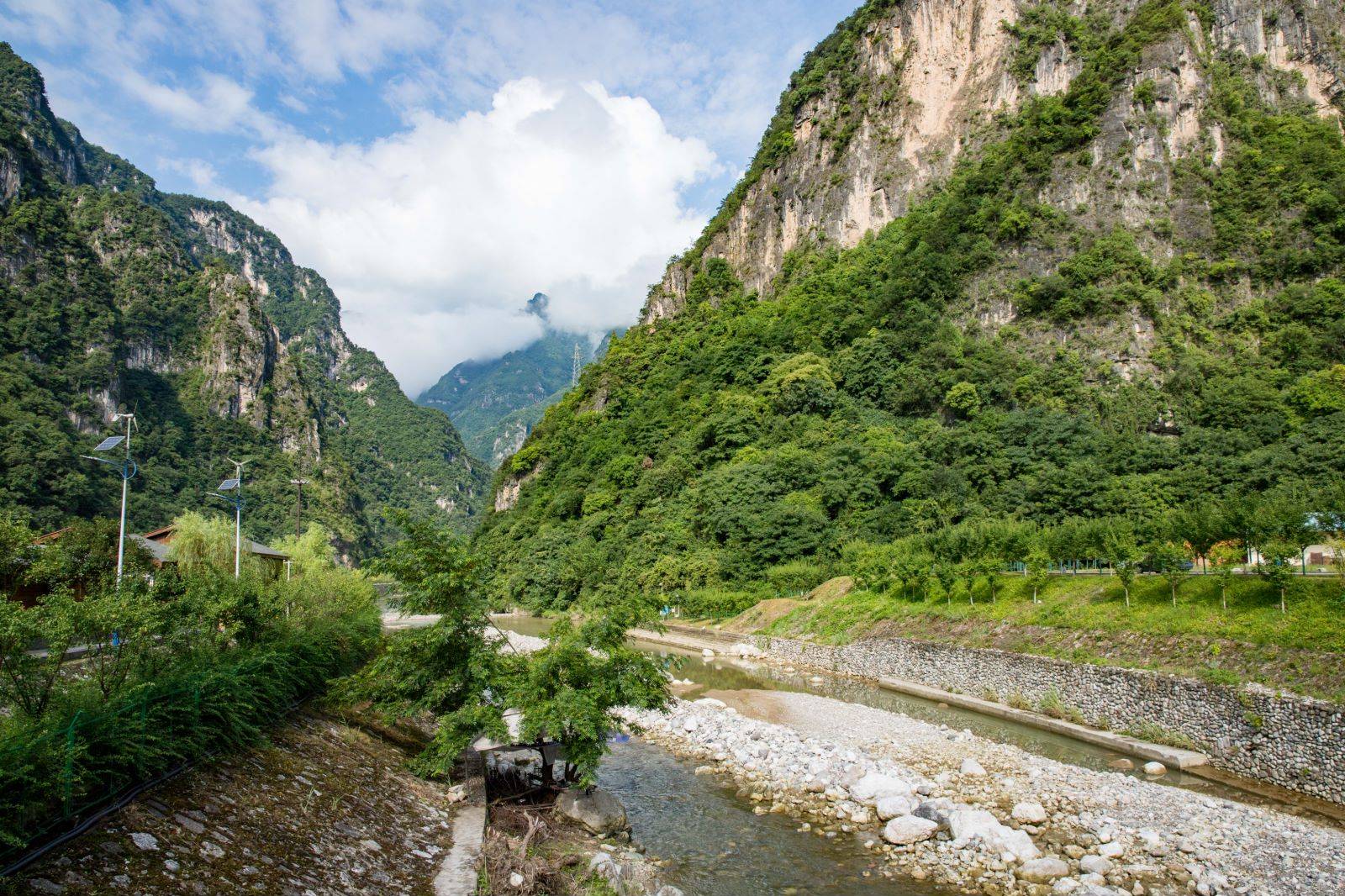 行走宜昌兴山:看大江大山大气象,玩仙境漂流朝天吼_峡谷