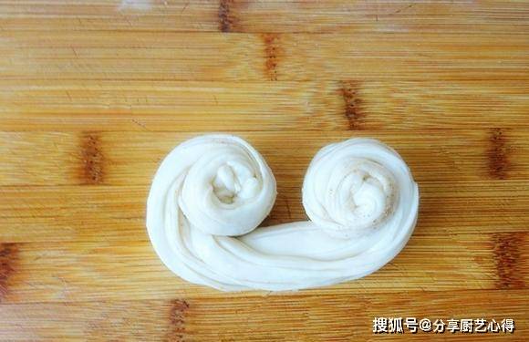 做法|这是儿子最爱的早餐主食，每次做都会吃上一大盘，隔三差五点名要