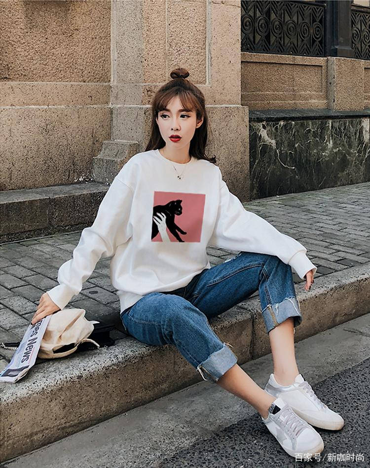效果|李菲儿不要太会穿，卫衣搭长靴减龄衬身材，活泼少女感溢出屏幕