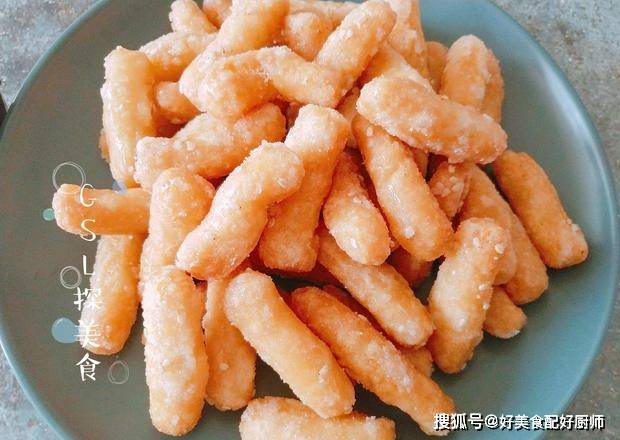 因为|这才是糯米粉好吃的做法,开水一烫,香甜酥脆,做法简单