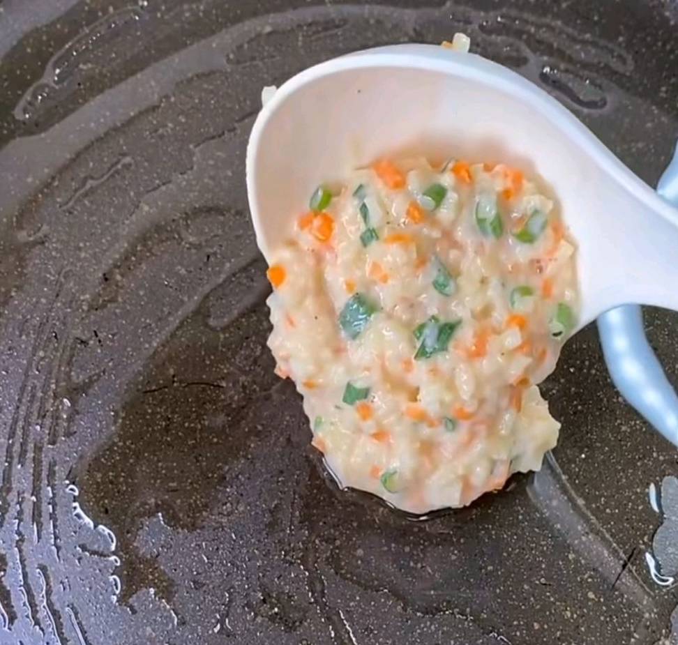 蔬菜|最简单的早餐蔬菜饼，手不沾面，营养好吃，几分钟就搞定