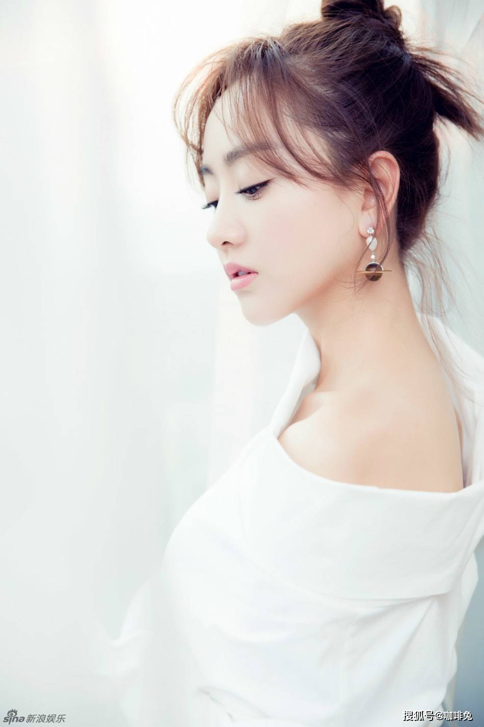 身材|40岁的杨蓉秀时尚，大胆尝试“慵懒风”，简直不要太迷人了