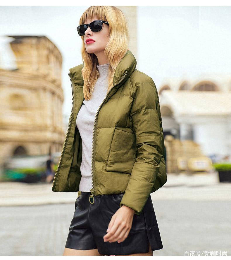 颈部|那英也有懈怠的时候，朴素羽绒服搭开衫，与老公“红配绿”更显土