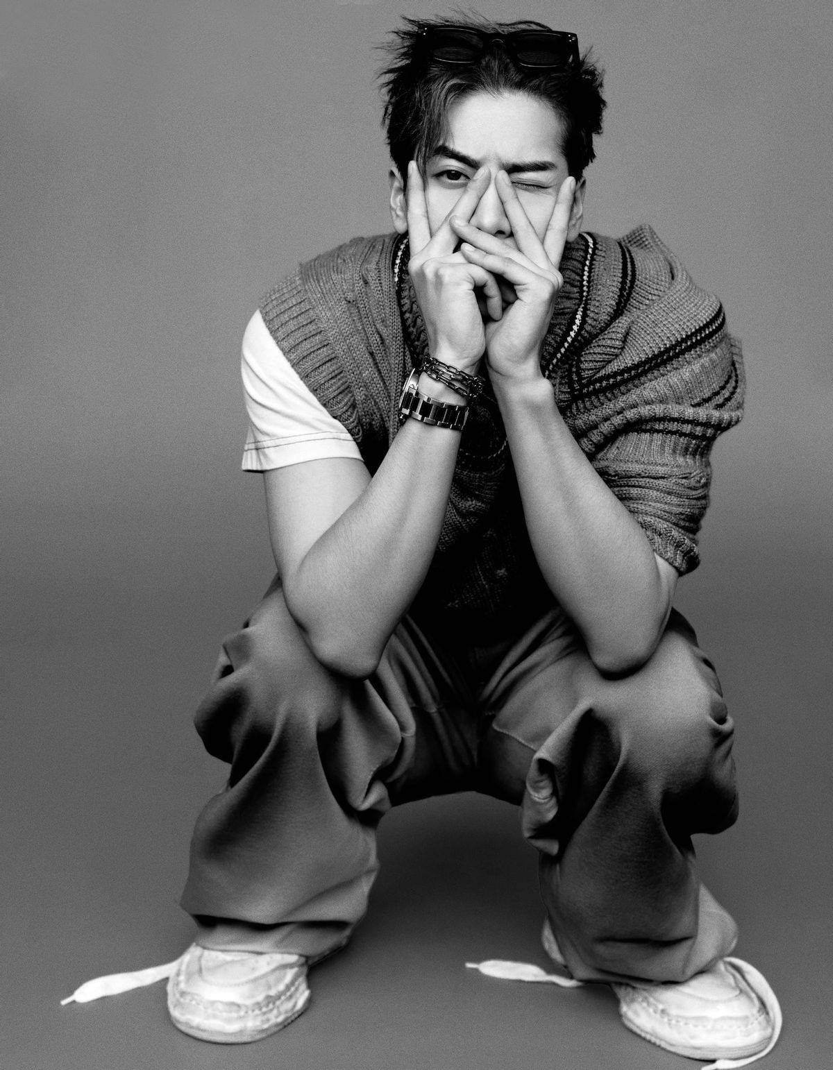 实力|王嘉尔的造型帅气又显男人味,身材实力抢镜,这不愧是运动员出身