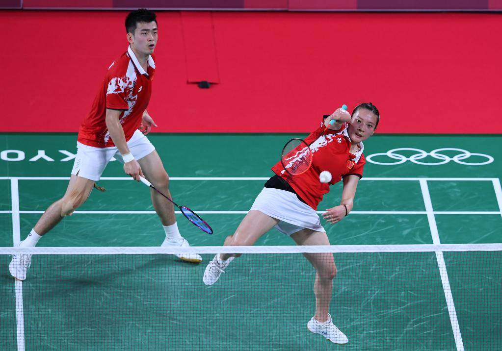 羽毛球26日综述: 小组赛中国军团混双和女双均取得胜利