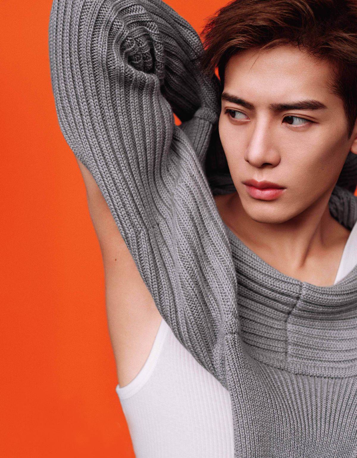 实力|王嘉尔的造型帅气又显男人味,身材实力抢镜,这不愧是运动员出身