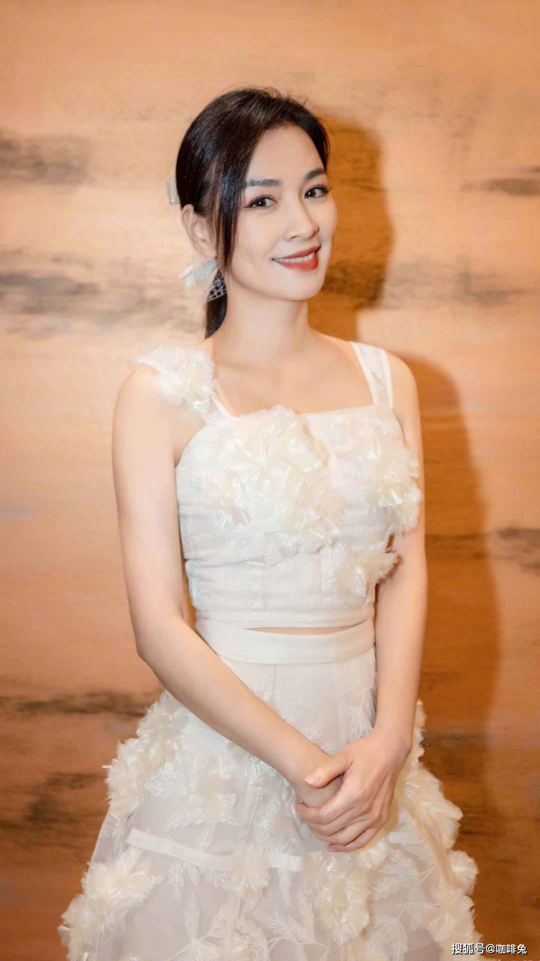 林志玲|50岁张庭美到炸，冻龄性感比美不输林志玲