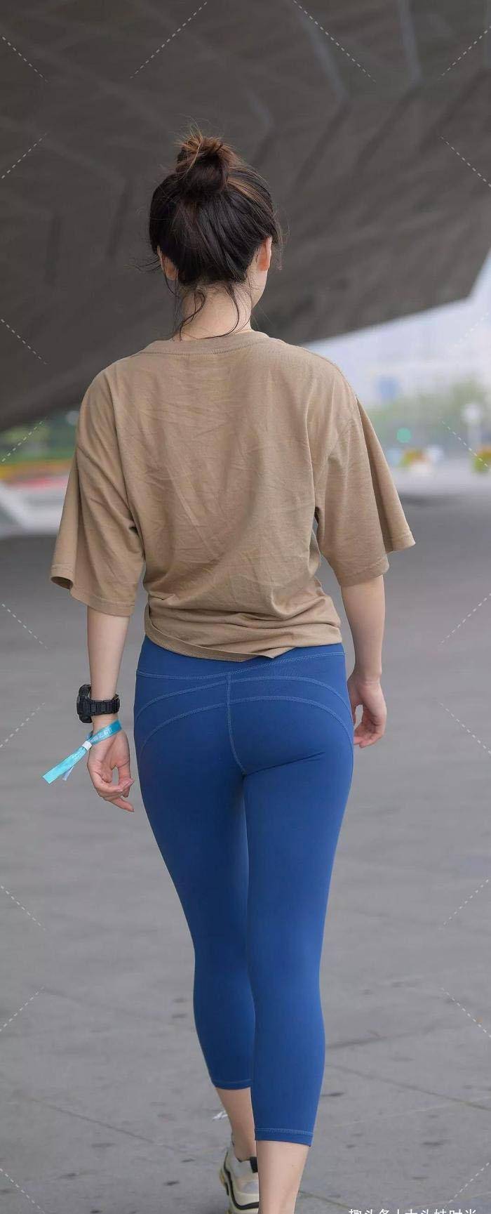 唯美|紧身瑜伽裤搭配休闲T恤,慵懒风十足,清爽唯美有活力
