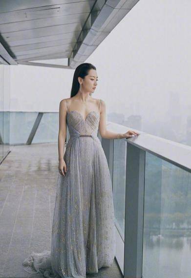 品牌|为何白冰穿了Elie Saab礼服后,那条裙子就废了?