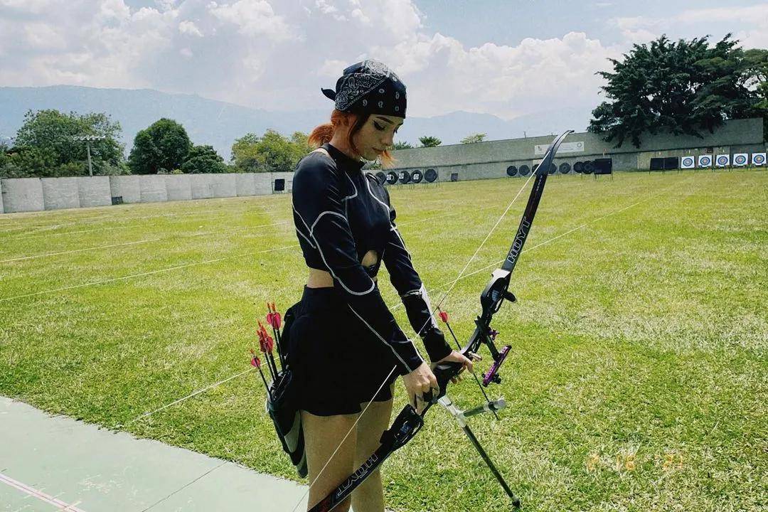 2019年西班牙马德里世界青少年冠军赛中,瓦伦蒂娜夺得金牌,国际射箭