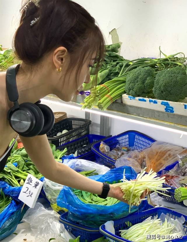 萧潇|42岁萧潇身材似少女，看了她晒的食谱，才知道自律的人多“可怕”