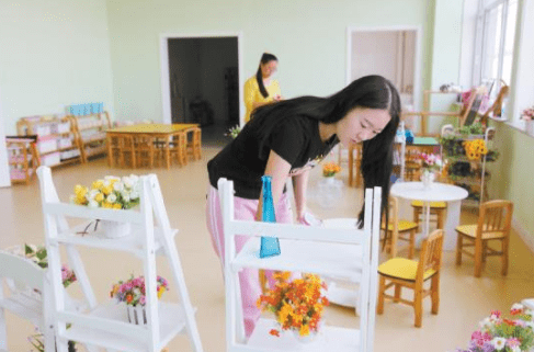 家长|幼儿园老师抱怨“干得多挣得少”，晒出工资单后，网友淡定不了