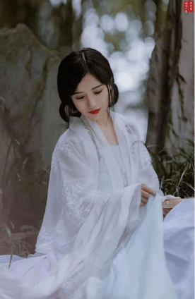 什么|什么?丸子头也能搭配汉服?其实汉服完全不挑发型的~