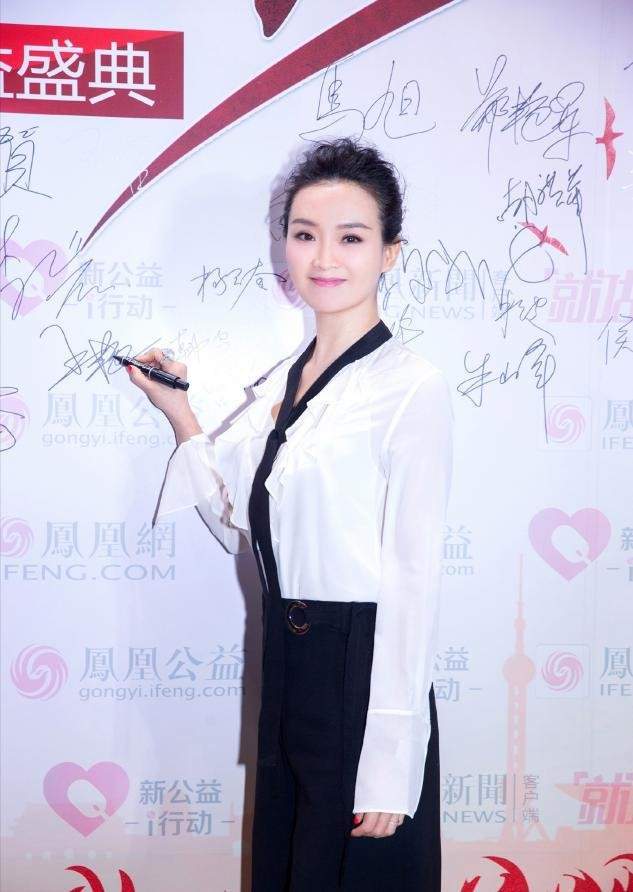 健美|王艳再带儿子录综艺,15岁球球变健美型男,壮实体格太有安全感