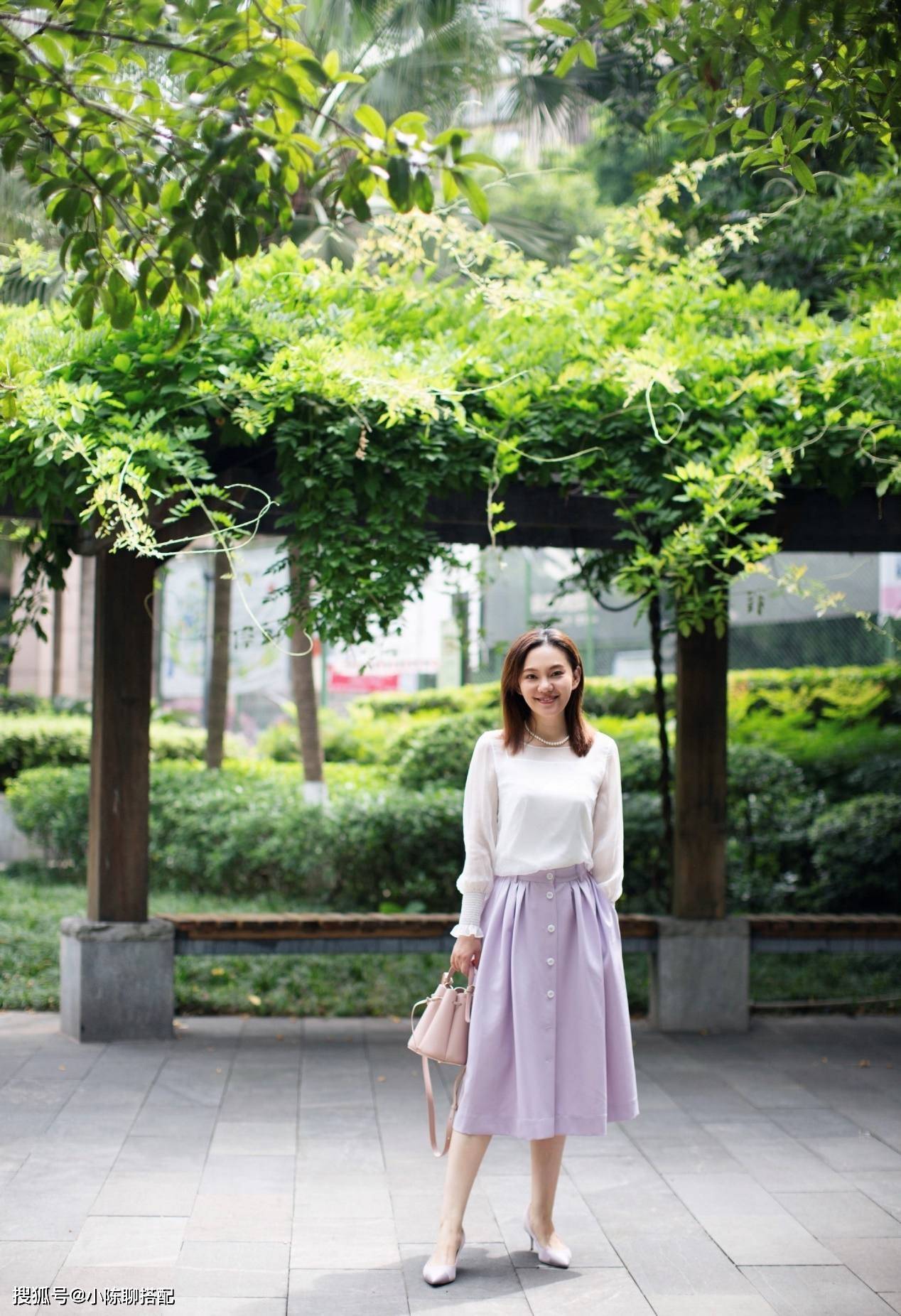 爱美|人之中年却撑不起气质感，五官的平淡穿什么都显廉价，这三招助你