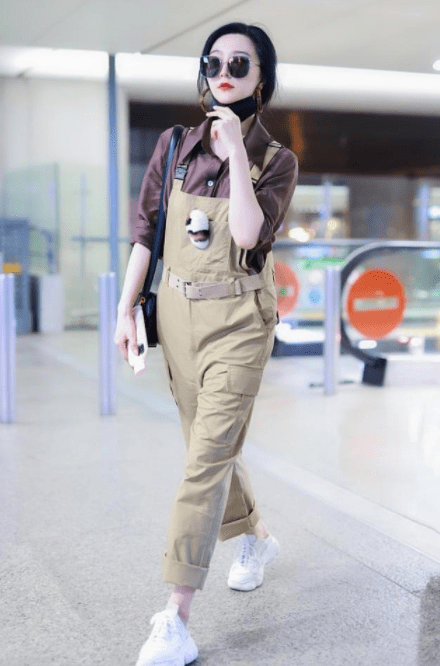 衬衣|范冰冰穿衬衫配背带裤亮相，出门就是焦点，生图根本不用P