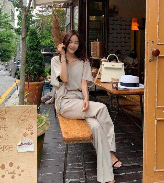 什么|夏天不知道穿什么衣服出门?试一下套装单品吧!它真的很方便百搭