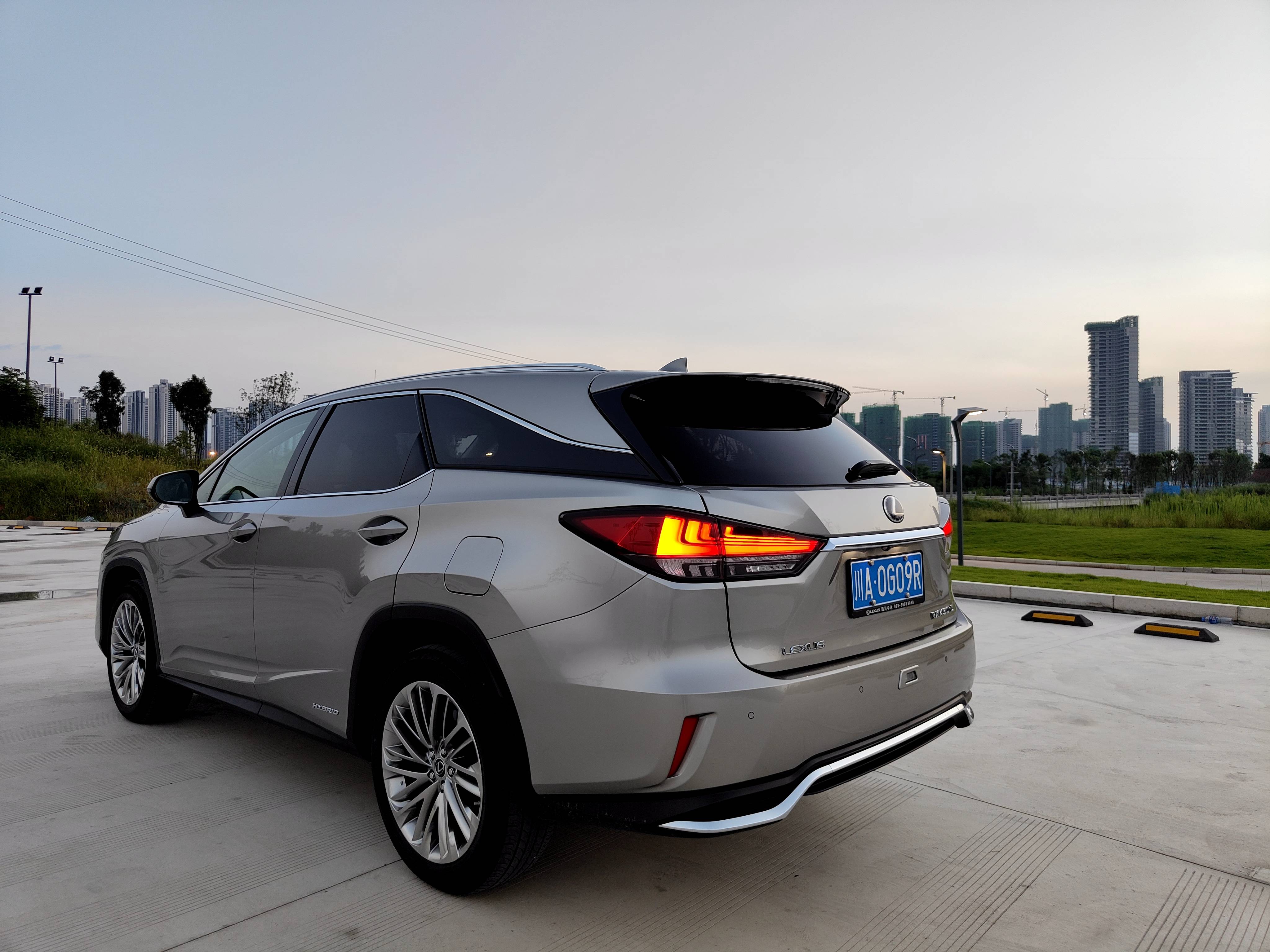 试驾雷克萨斯rx450hl:坚守古典豪华主义