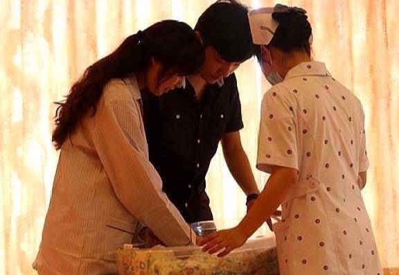 宝爸|罗晋帮唐嫣“坐月子”，这大概才是嫁给爱情最好的样子