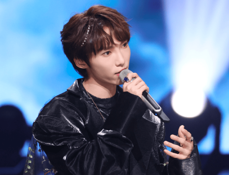 因为|赵磊《第一次》个人演唱会首站落幕，回顾出道史，越努力越幸运