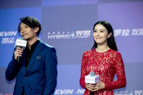 通身|高圆圆真是颜值的“天花板”,一袭红色蕾丝连衣裙,高贵又优雅