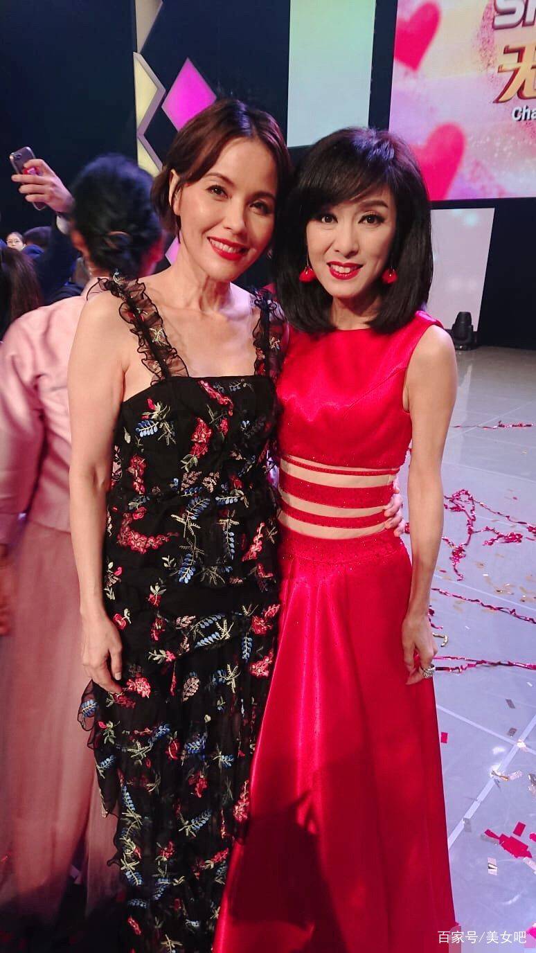 血色|米雪早就是个老年人了,还穿碎花裙扮嫩,脖子上爬满了皱纹