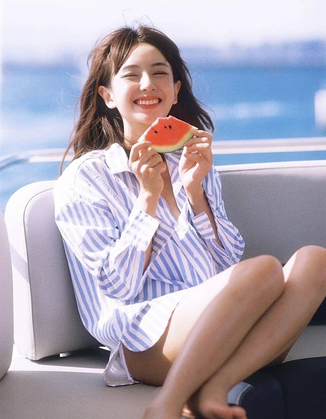 视觉|别再穿一身黑了！今夏爆火的“初恋色”简直美哭！