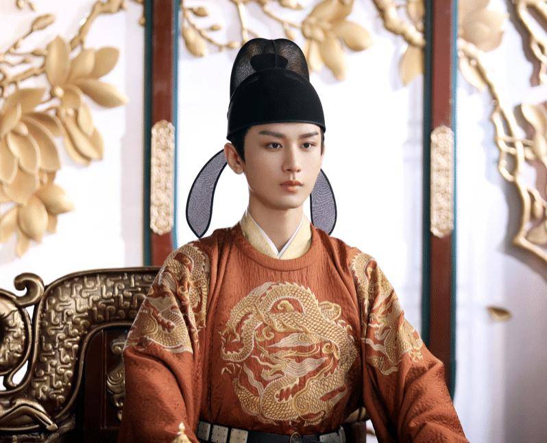 张予曦|成毅参加快本录制，张予曦甜美亮相，《梦醒长安》终于要播了