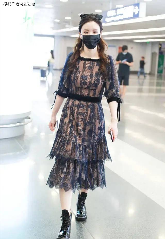 视觉|真是服了张萌，那么紧的裙子都硬塞进去，被勒得去看骨科也太拼了