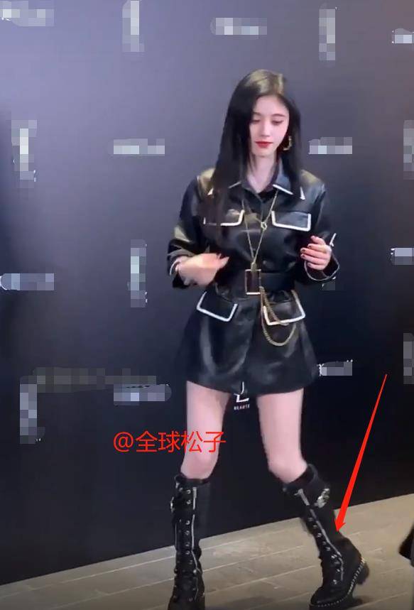 夏天|鞠婧祎身高成迷，夏天穿及膝靴子，网友吐槽像踩高跷