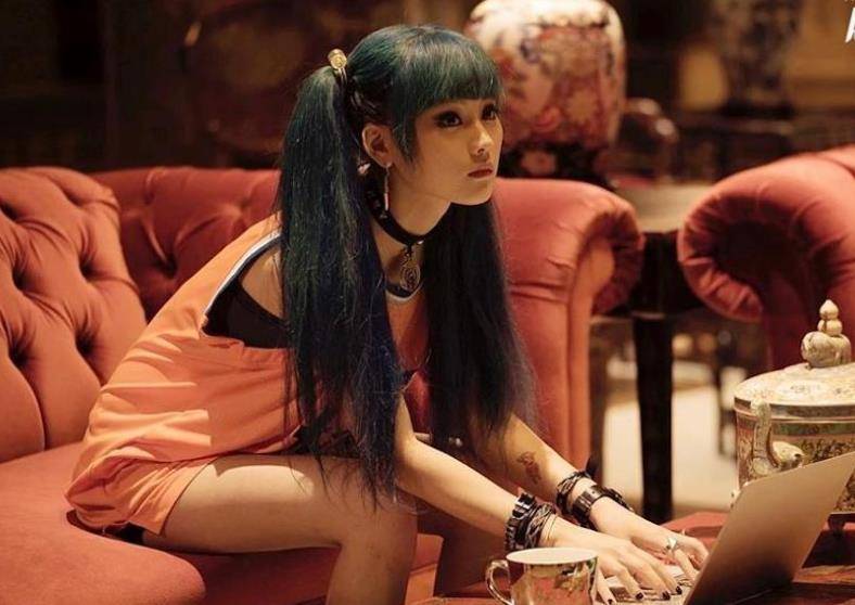 角色|尚语贤扮演《唐探》中的Kiko,卸掉浓妆后,堪称“国民初恋”
