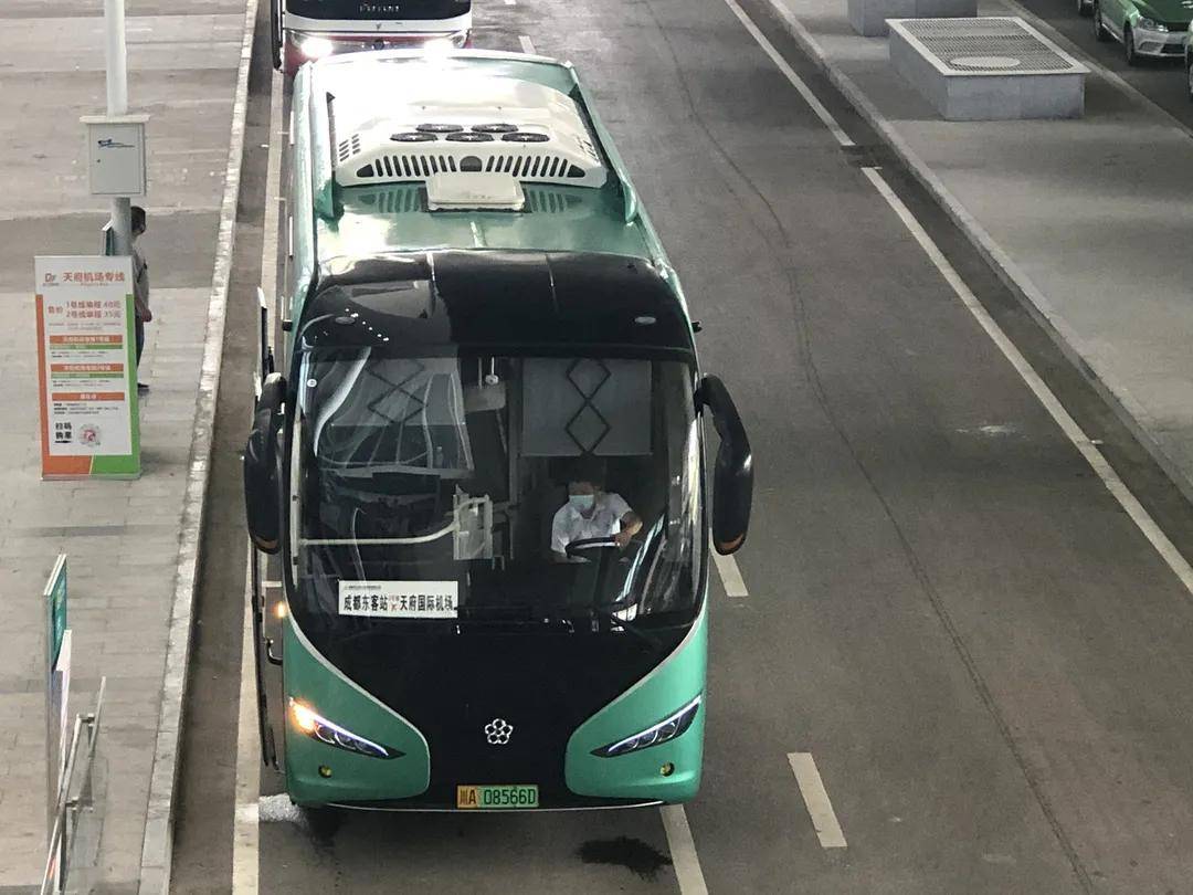 沿着通道看成都赶飞机不愁天府国际机场交通接驳保障全ok