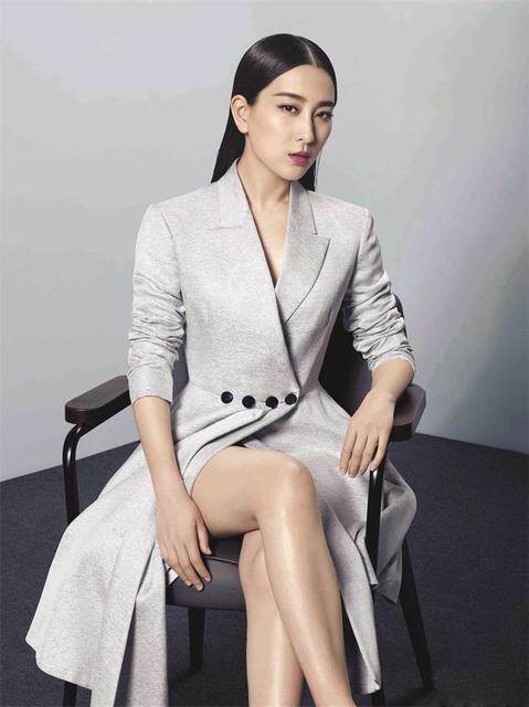 曲线美|马苏也太高调了，穿华丽礼服“撑”出曲线美，埃及艳后造型好惊艳